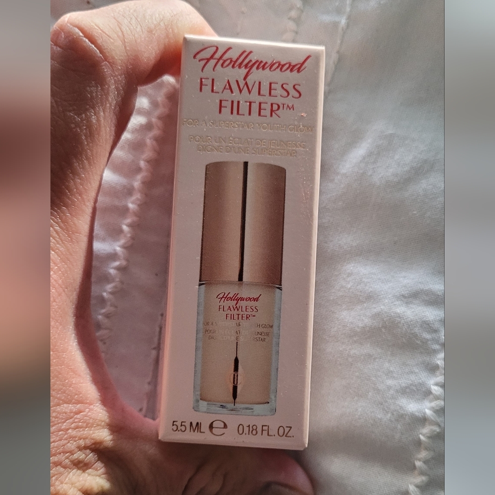 Charlotte Tilbury hollywood flawless filter